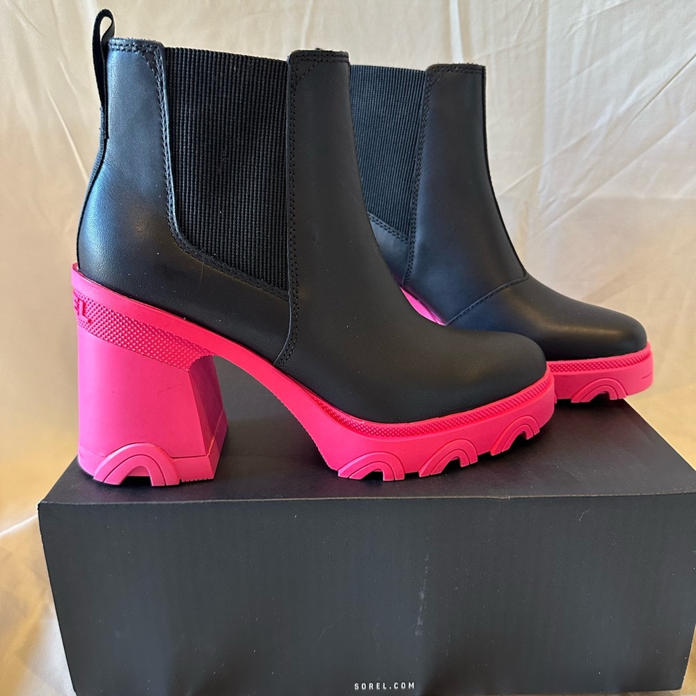 Sorel brex heel chelsea boots